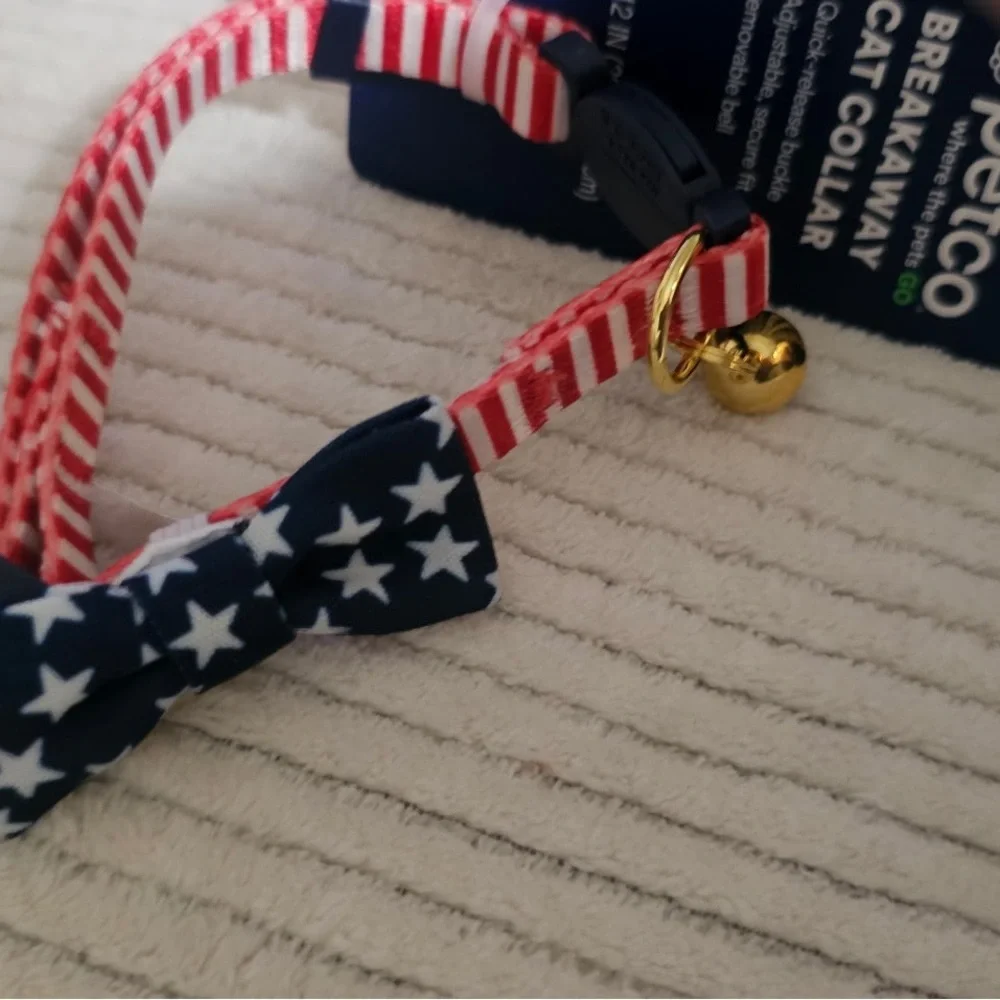Petco Stars & Stripes Cat Collar with 3pk of Patriotic Collar Charms
